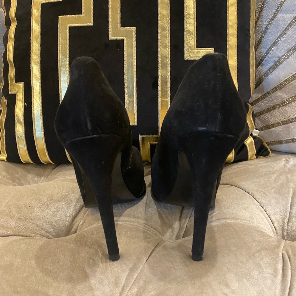 Black suede platform heel